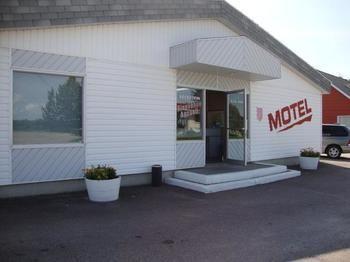 Motel De La Riviere Saint-Felicien Bagian luar foto