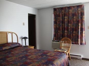 Motel De La Riviere Saint-Felicien Bagian luar foto