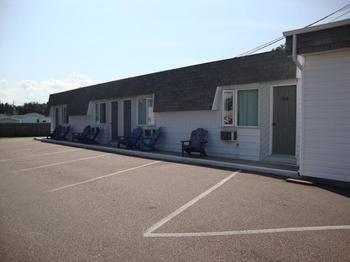 Motel De La Riviere Saint-Felicien Bagian luar foto
